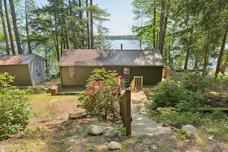 8 S Heritage Woods Ln, Winthrop, ME 04364
