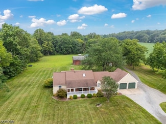 111 Mount Salem Rd, Pittstown, NJ 08867