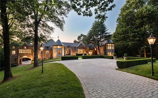 4665 Riverview Rd, Atlanta, GA 30327