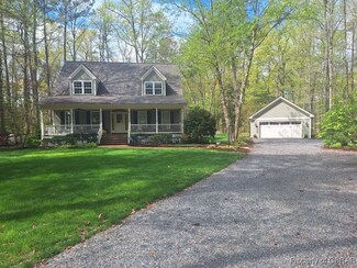 22 Cedar Pointe Dr, Urbanna, VA 23175