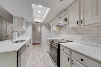 1910 Bedrock Ln, Arlington, TX 76006