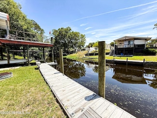 104 Waterway Ave, Satsuma, FL 32189
