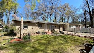 16 Timber Ln, Little Rock, AR 72209