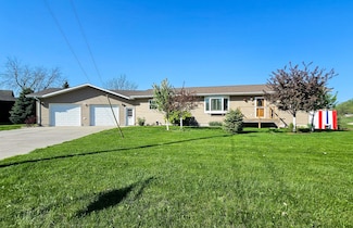 412 Spillway Dr, Pickstown, SD 57367