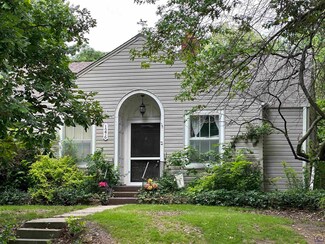 1276 SW Randolph Ave, Topeka, KS 66604