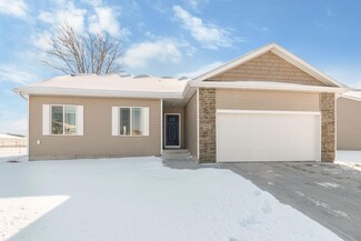 3902 Harris St, Ames, IA 50014