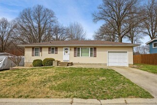 2109 Easy St, Highland, IL 62249