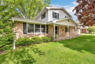 108 S Clay St, de Pere, WI 54115