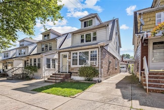 59-39 156th St, Flushing, NY 11355