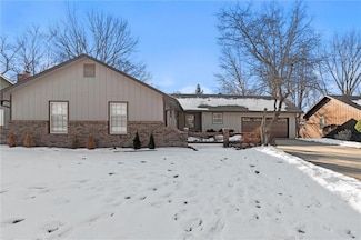 3001 W 26th St, Lawrence, KS 66047