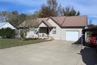 1917 Barron Rd, Poplar Bluff, MO 63901