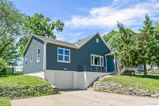 2705 Margo St, Bellevue, NE 68147