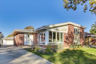 11122 Martindale Dr, Westchester, IL 60154