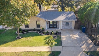 910 Shorehaven Dr, Garland, TX 75040