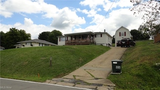 1788 Rolling Acres Rd, New Cumberland, WV 26047
