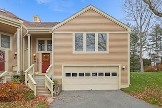 7 Silversmith Dr, Danbury, CT 06811