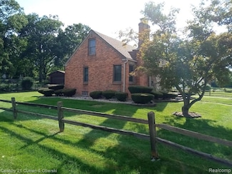 23211 Myrtle St, Dearborn, MI 48128