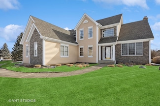 9310 Nicklaus Ln, Crystal Lake, IL 60014