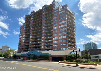 25 Forest St Unit 8H, Stamford, CT 06901