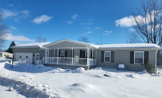 8191 Willow Glen Dr, Erie, PA 16509