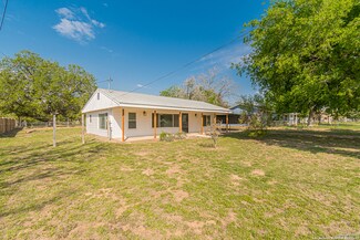 628 Winship Rd, Pleasanton, TX 78064