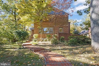 207 Poplar Dr, Falls Church, VA 22046