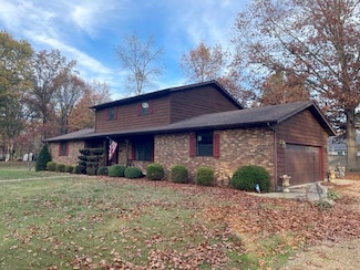 503 N Hill St, Wayne City, IL 62895