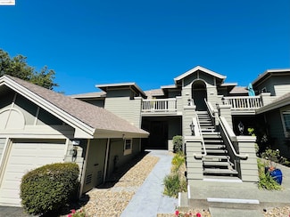 61 Bridle Path Ln, Novato, CA 94945