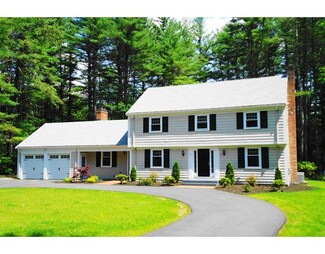 5 Conrick Ln, Dover, MA 02030