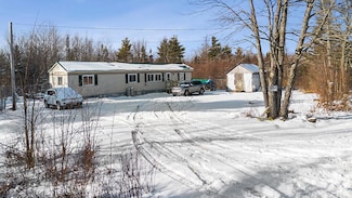 517 Troy Rd, Detroit, ME 04929