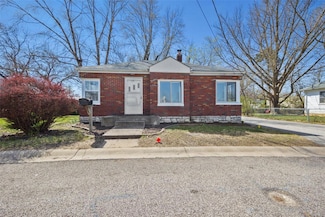 10030 Lucille Ave, Saint Ann, MO 63074