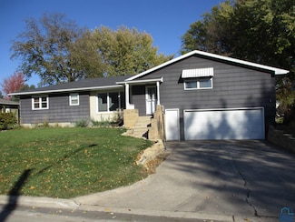 526 W Arthur St, Laurens, IA 50554