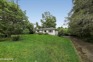 106 Colonial Dr, Knoxville, TN 37920