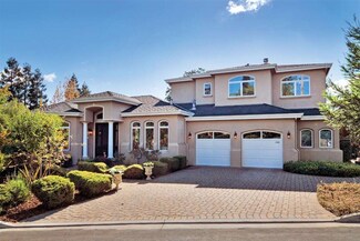1380 Country Club Dr, Los Altos, CA 94024