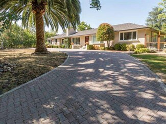125 Summerhill Ln, Woodside, CA 94062