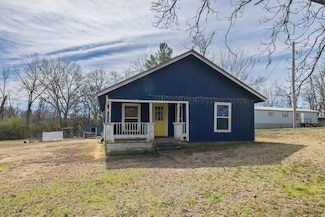313 W Miller St, Gurdon, AR 71743