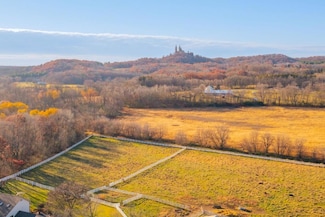 1507 Saint Augustine Rd, Hartford, WI 53027