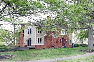 2360 Woodfield Cir, Lexington, KY 40515