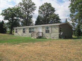 2490 E 2000 North Rd, Watseka, IL 60970