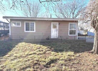 723 N 1st Ave, Mulvane, KS 67110