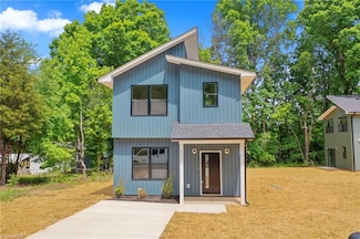 806 W Dameron Ave, Liberty, NC 27298