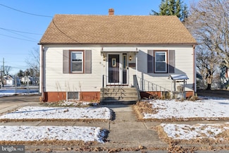 328 Pine St, Burlington, NJ 08016