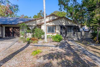 12 Lakepoint Cir, Port Orange, FL 32128