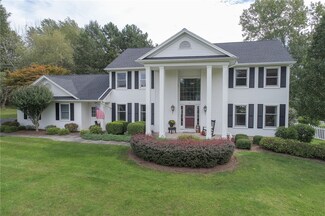 5 Mendonshire Dr, Honeoye Falls, NY 14472