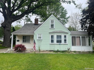 20711 Gaukler St, Saint Clair Shores, MI 48080