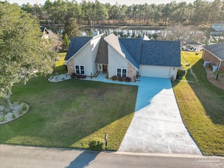 6641 Ski Ln, Milton, FL 32583