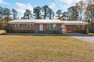 1308 Pine Knoll Dr, Spring Lake, NC 28390