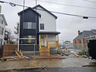 15 Roanoke St, Providence, RI 02908