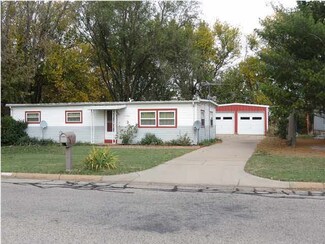 1724 E Ravena St, Park City, KS 67219