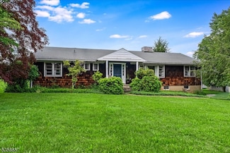 18 Pottersville Rd, Gladstone, NJ 07934